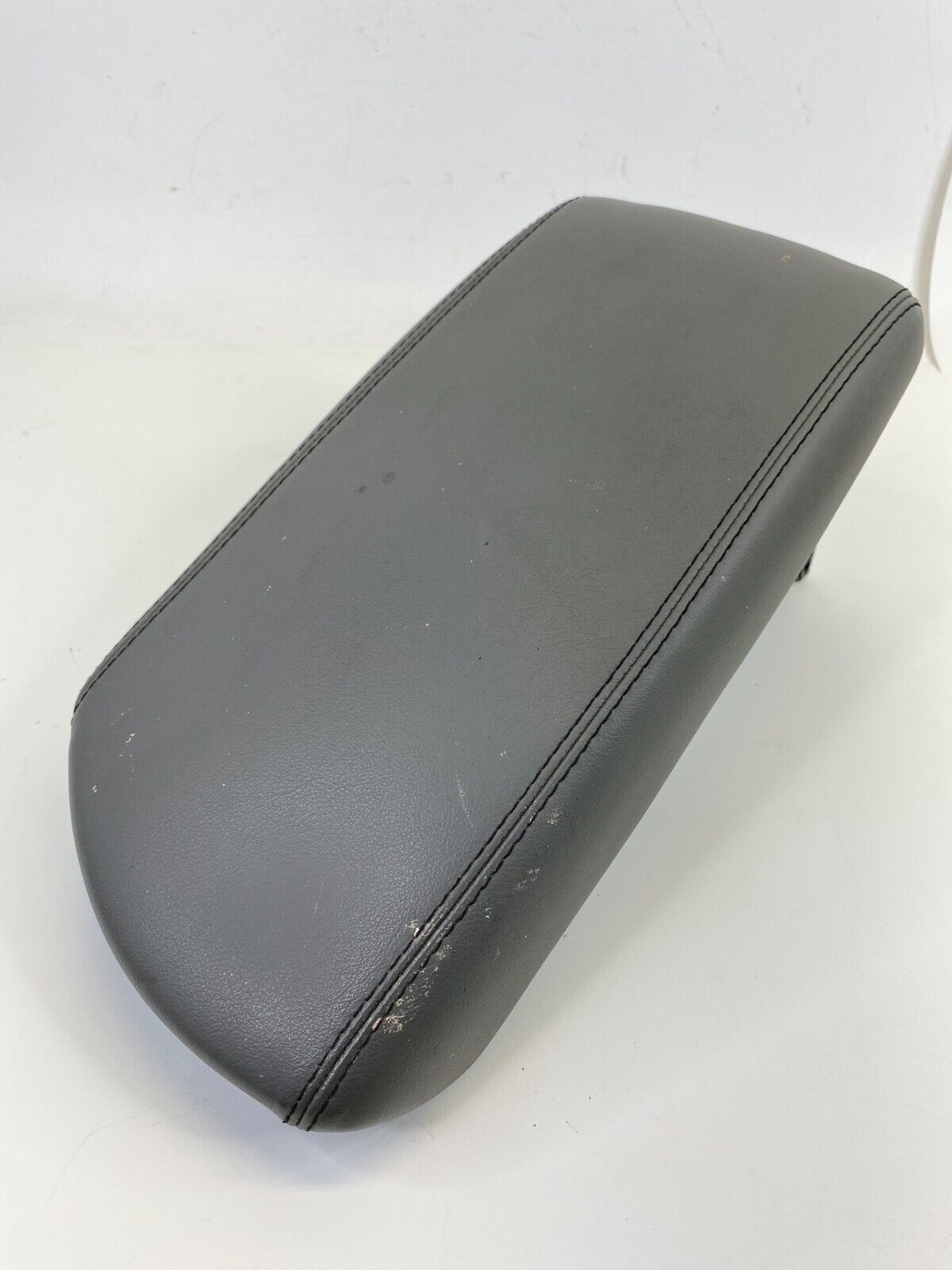 2014 2015 Chevrolet Malibu LS Center Console Lid Armrest Arm Rest Cover Leather