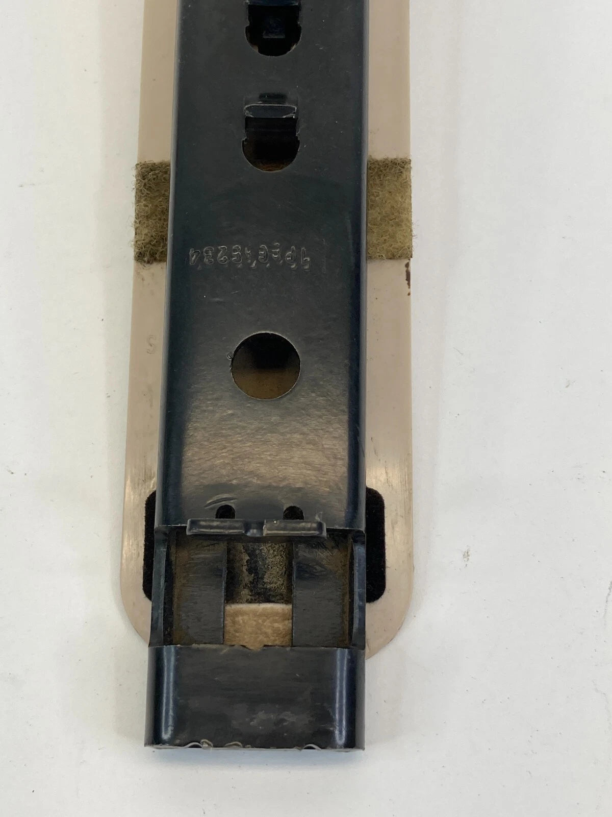 2000-2003 FORD TAURUS SEDAN FRONT LEFT DRIVER SIDE SEAT BELT ADJUSTER OEM