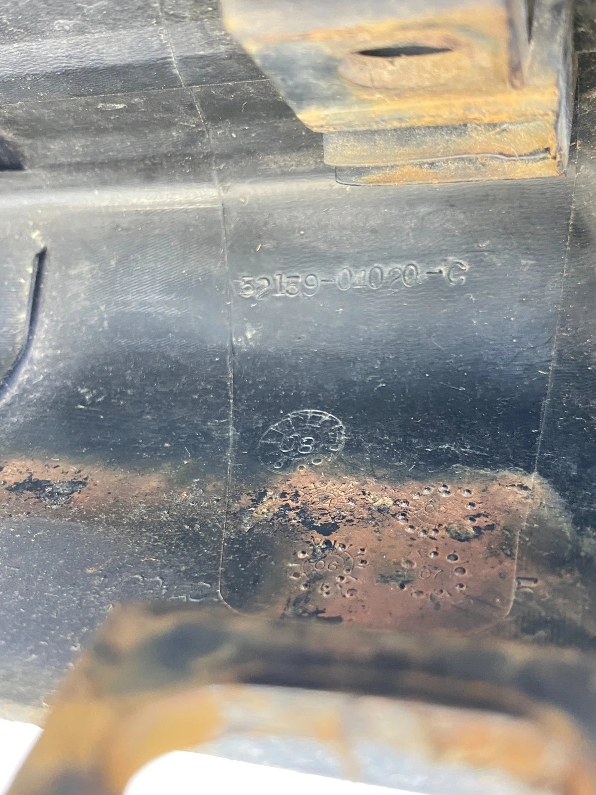 05-15 TOYOTA TACOMA REAR BUMPER LOWER RETAINER SUPPORT COVER 52129-04020-C