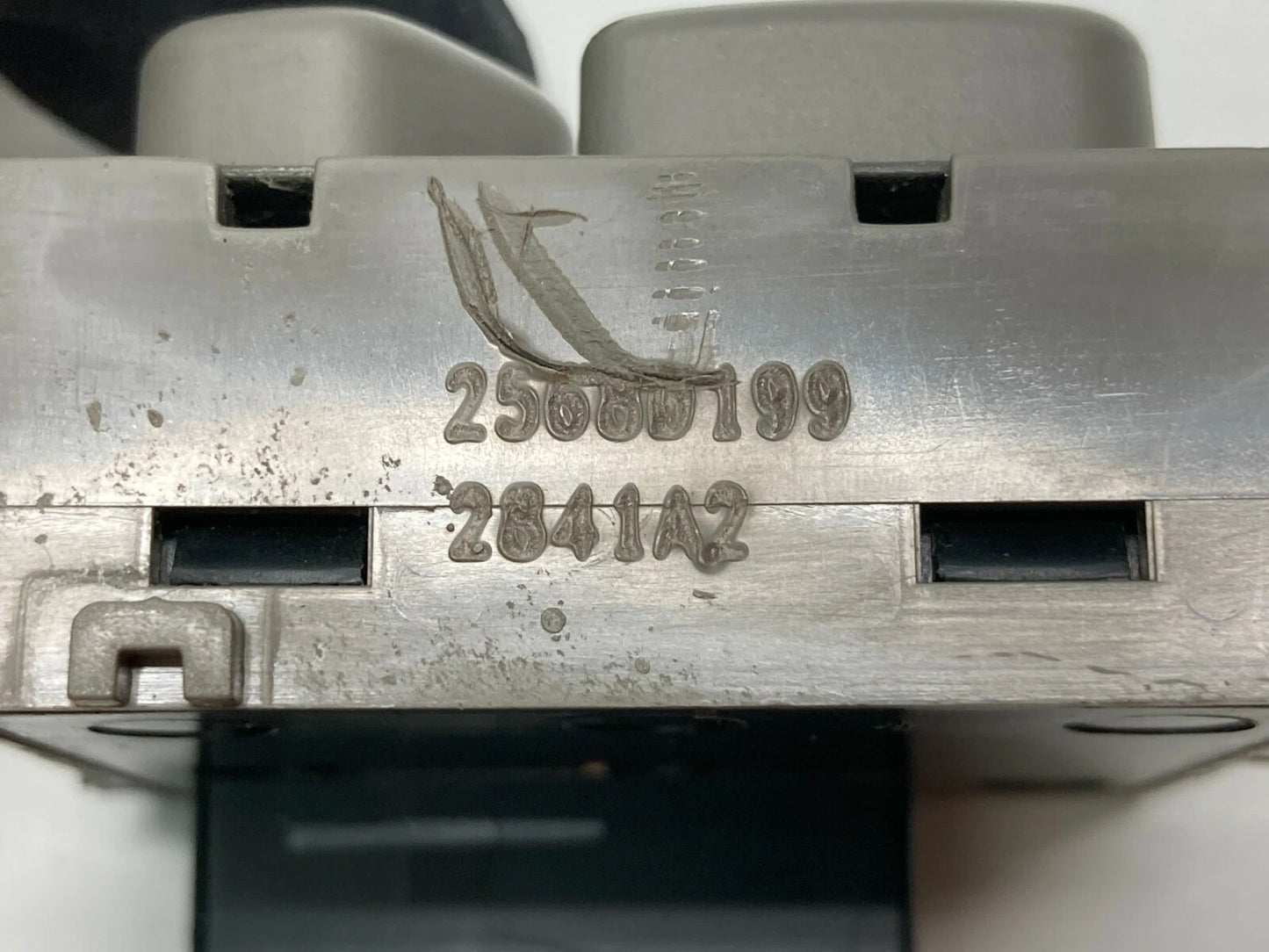 2000-2003 CADILLAC DEVILLE REAR LEFT SIDE POWER HEATED SEAT SWITCH 25680199 OEM