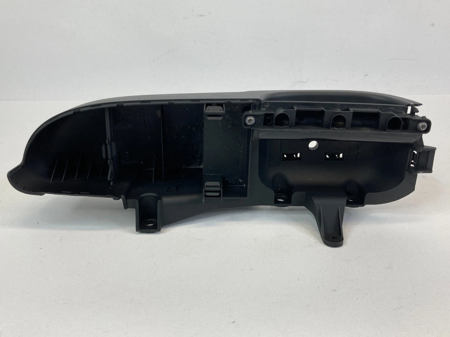 2006-2010 VW VOLKSWAGEN PASSAT FRONT LEFT DOOR PANEL PULL SWITCH HOUSING TRIM