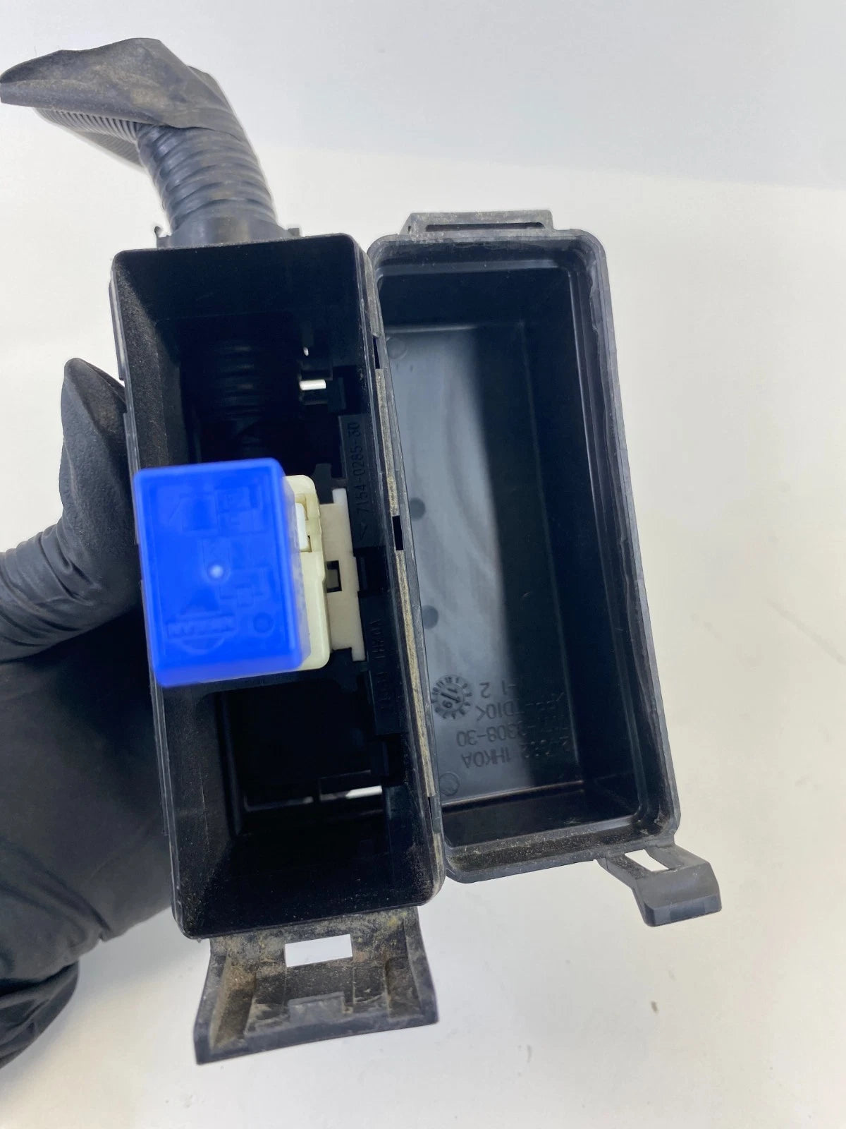 2012-2019 Nissan Versa Engine 1.6L SEDAN Engine Fuse Junction Box 24372-1HK0A