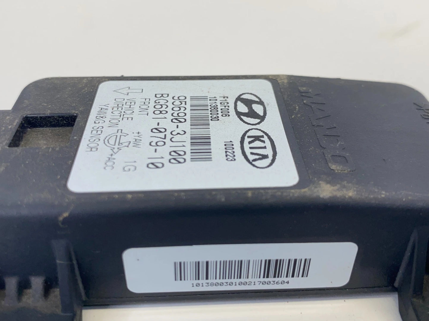 2010-2013 KIA FORTE A/T VEHICLE YAW RATE SENSOR CONTROL MODULE OEM 95690-3J100
