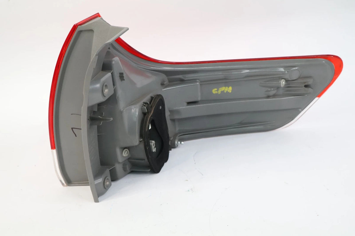 2011-2014 TOYOTA SIENNA REAR LEFT DRIVER OUTER LED TAILLIGHT TAILLAMP OEM