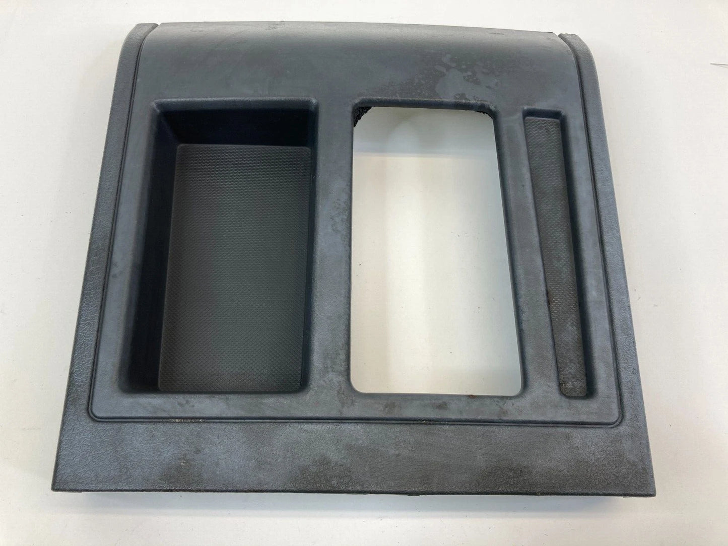 2007-2011 DODGE NITRO CENTER CONSOLE SHIFTER BEZEL TRIM W STORAGE 5KE561DVAC OEM