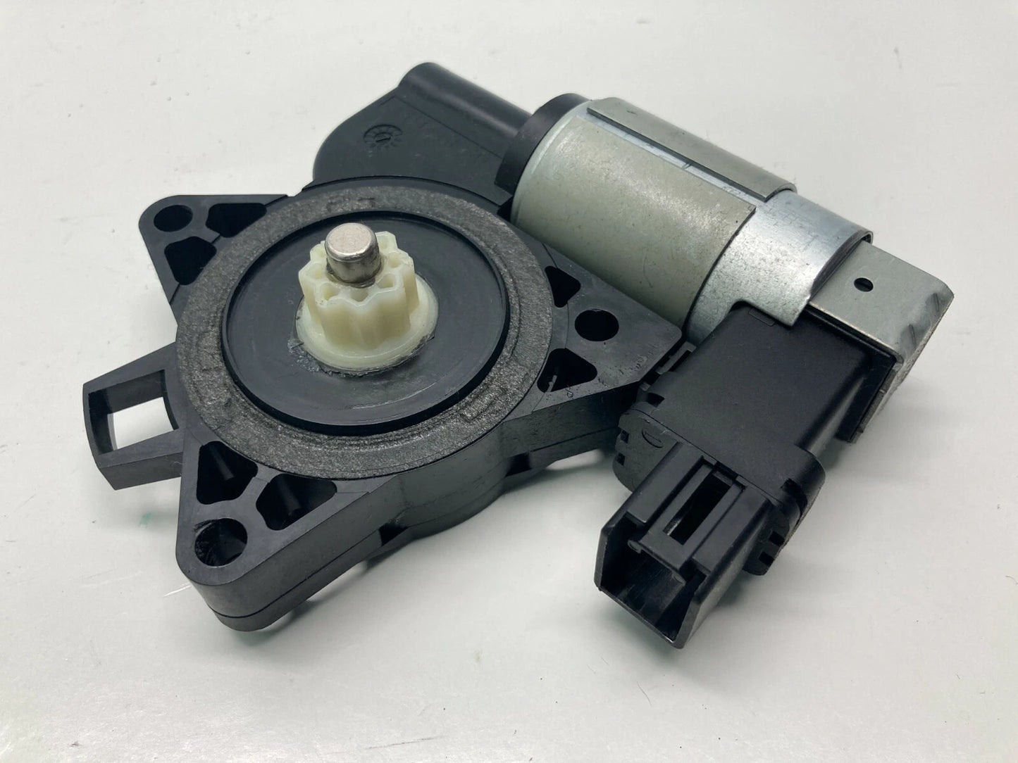 2003-2008 MAZDA 6 2004-2009 MAZDA 3 FRONT POWER WINDOW MOTOR OEM
