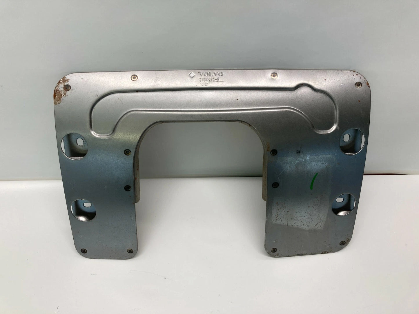 2004-2011 VOLVO S40 04-13 C30 INSTRUMENT PANEL DASH BRACKET 3409946-E OEM