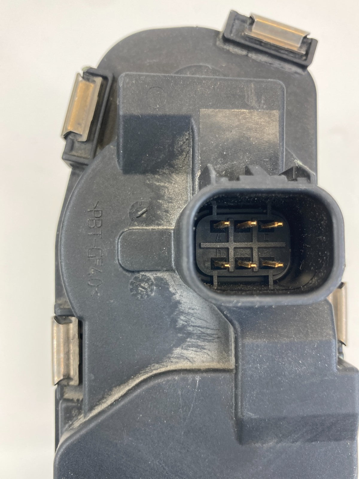 2007 2008 GMC Yukon Chevrolet Tahoe 5.3L 16V 4WD AT Throttle Body Throttle Valve