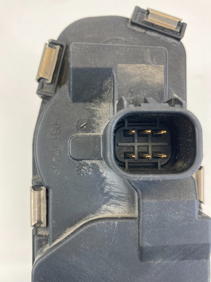 2007 2008 GMC Yukon Chevrolet Tahoe 5.3L 16V 4WD AT Throttle Body Throttle Valve