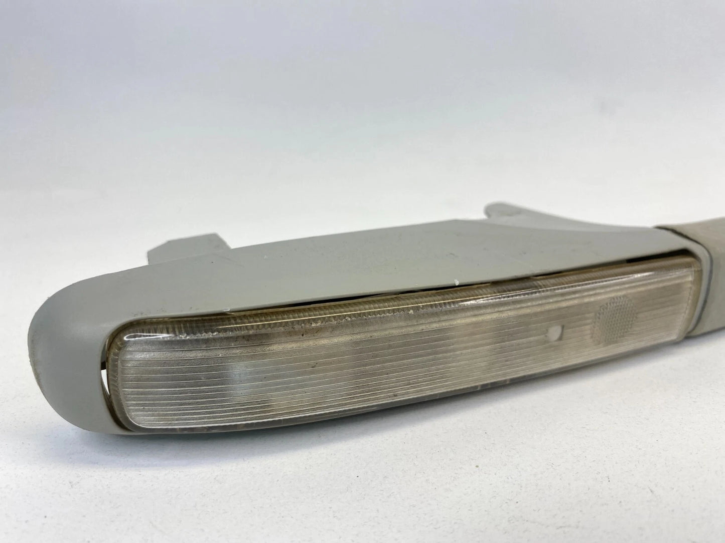 03-05 HONDA PILOT 2ND ROW REAR LEFT ROOF GRAB GRIP HANDLE ASSIST BAR W/ LIGHT