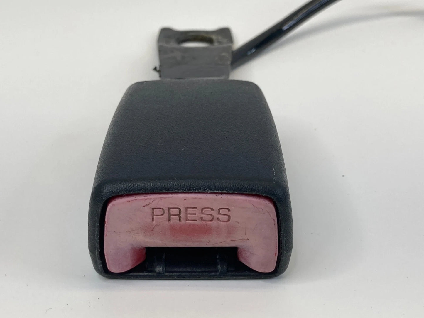 01-03 LEXUS RX300 FRONT RIGHT PASSENGER SIDE SEAT BELT BUCKLE END RECEIVER OEM