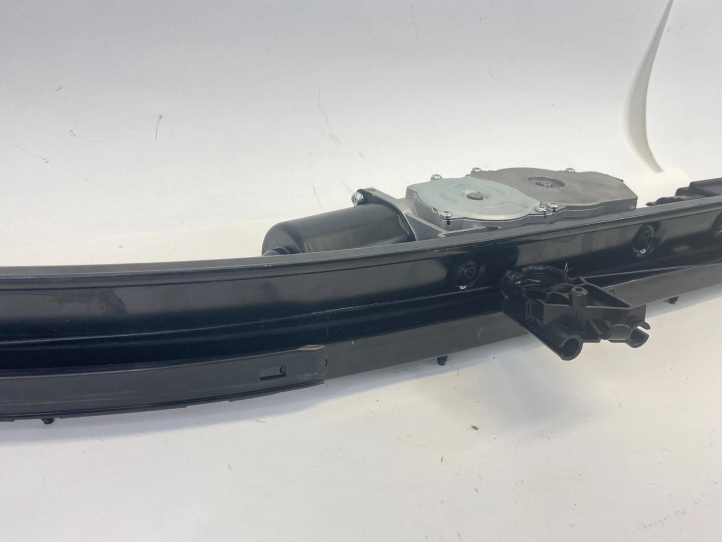 2009-2014 VOLKSWAGEN ROUTAN REAR RIGHT POWER SLIDING DOOR TRACK MOTOR 05026972AA