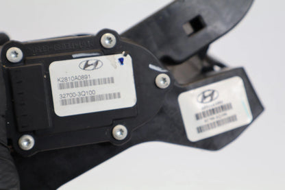 2009-2014 HYUNDAI SONATA ACCELERATOR GAS PEDAL W/ TRAVEL SENSOR 32700-3Q100