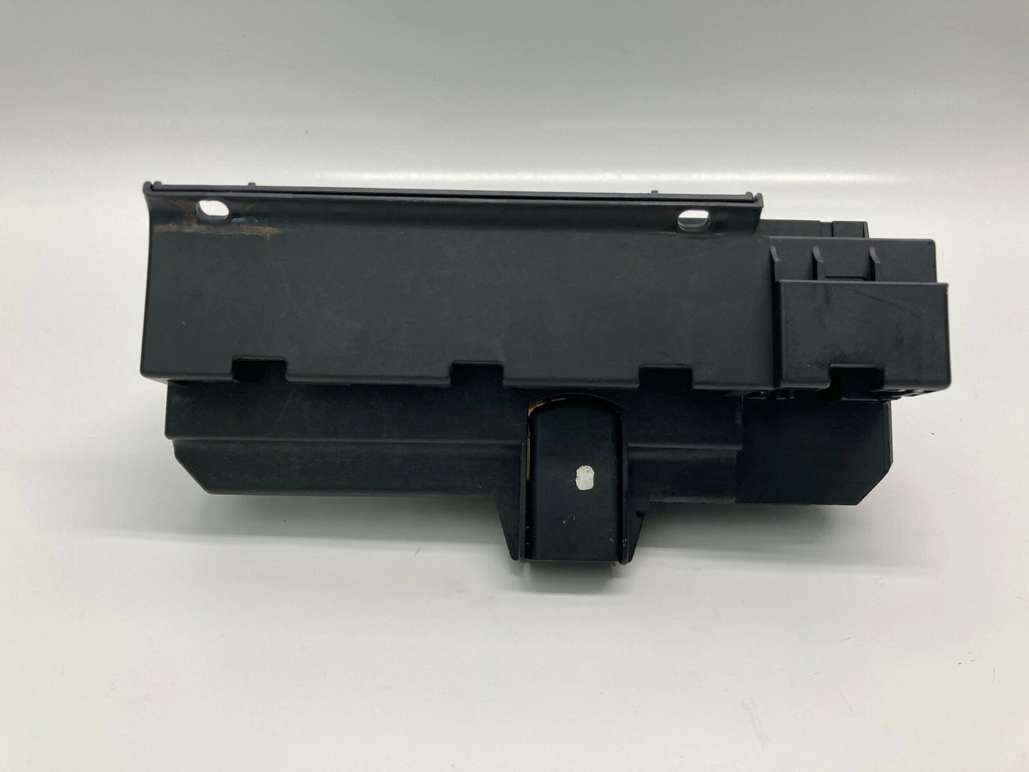 2002-2005 BMW 745I 745LI RIGHT DASH FUSE RELAY POWER DISTRIBUTION BOX 69005820