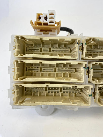 2004-2010 TOYOTA SIENNA FUSE BOX JUNCTION BLOCK RELAY MODULE W/PLUGS OEM