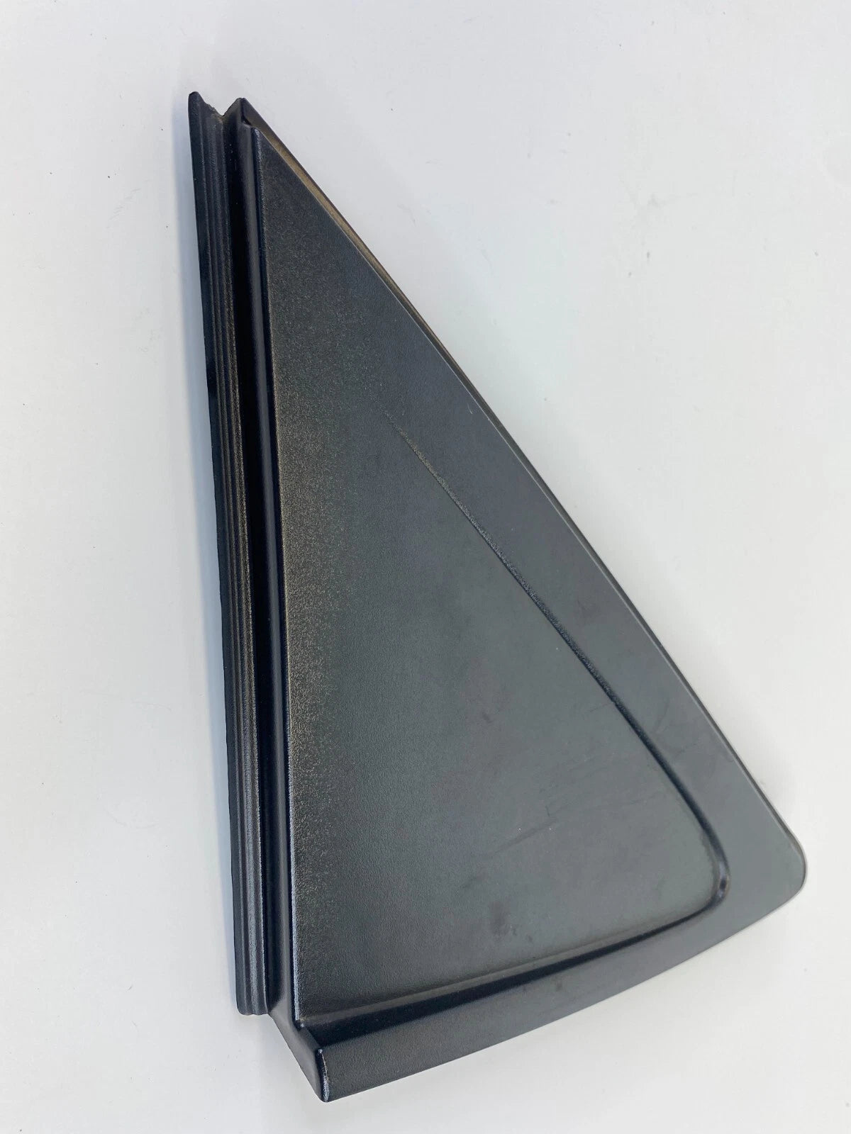 12-17 HYUNDAI ACCENT SDN EXTERIOR RIGHT QUARTER WINDOW MOLDING TRIM 87810-1R000