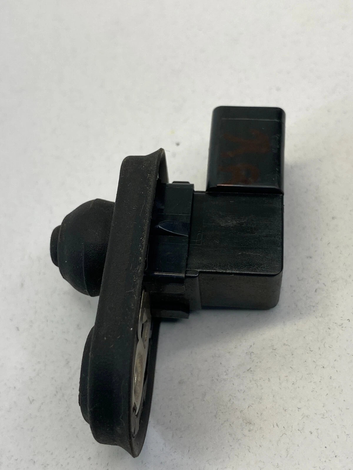 2003-2020 MITSUBISHI OUTLANDER REAR RIGHT DOOR LIGHT AJAR JAMB SENSOR SWITCH OEM