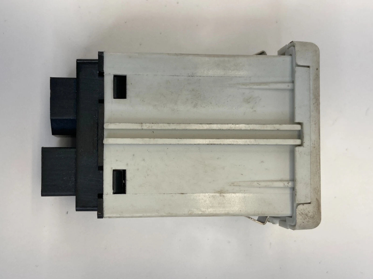 2012-2017 GMC TERRAIN CENTER CONSOLE AUDIO AUXILIARY JACK USB PORT 22836649 OEM