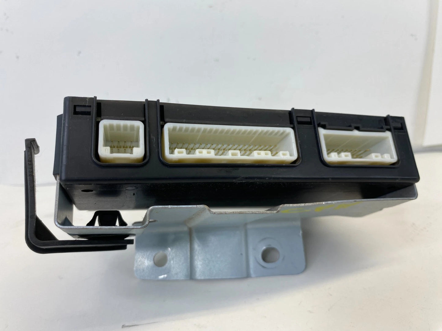 2010-2013 SUZUKI KIZASHI ANTITHEFT KEYLESS CONTROL MODULE OEM 37171-57L02
