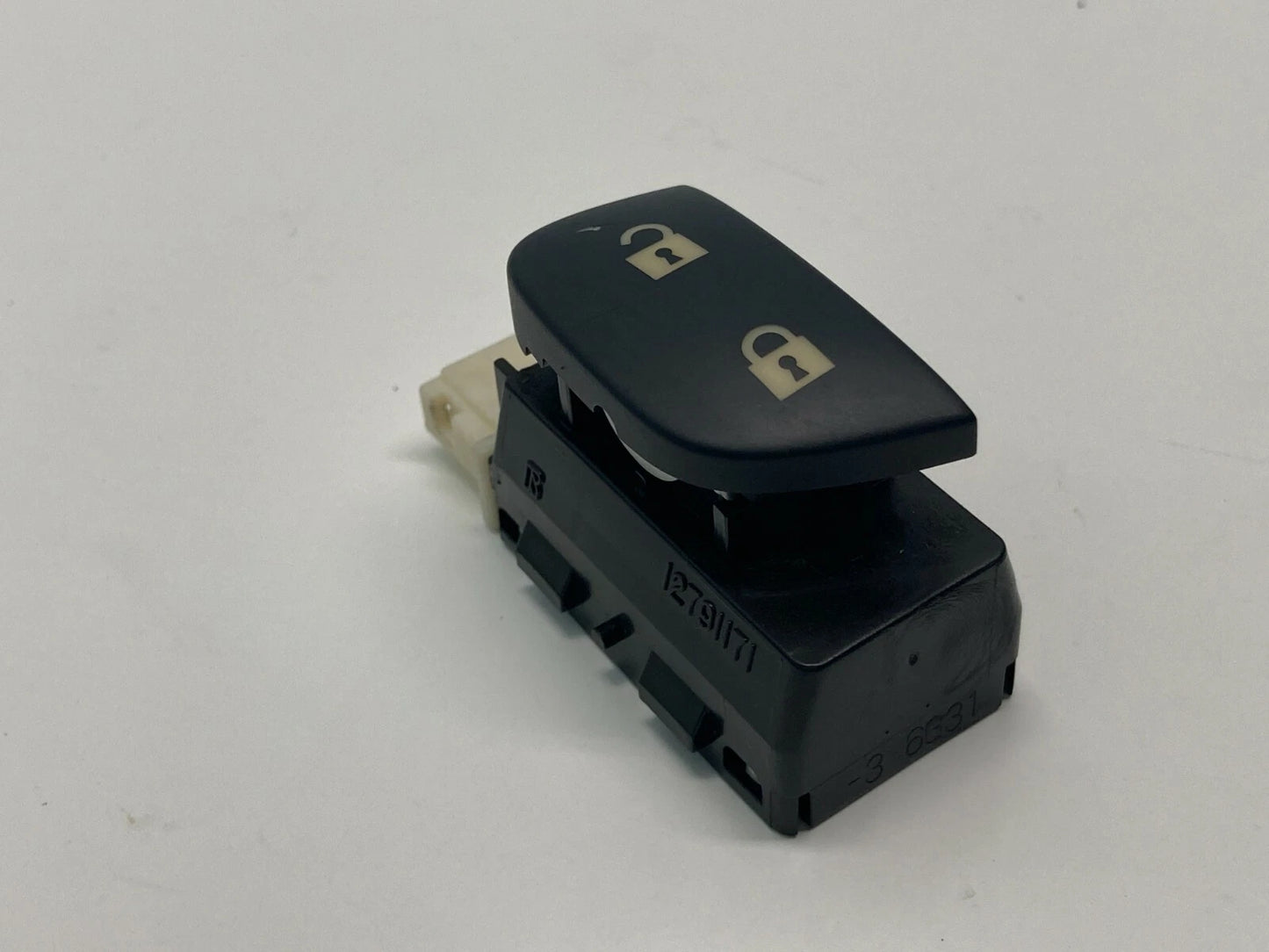 2003-2011 SAAB 9-3 FRONT RIGHT PASSENGER SIDE DOOR LOCK SWITCH BUTTON 12791171