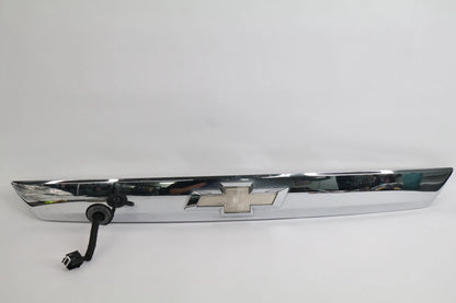 2010-2015 CHEVY EQUINOX TRUNK LIFTGATE CHROME TRIM MOLDING W/O CAMERA 22869810