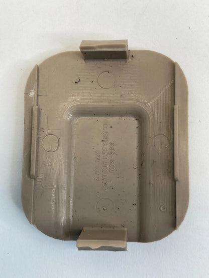 2005-2010 KIA SPORTAGE FRONT RIGHT SIDE SEAT TRACK BOLT COVER 88888-1F000 OEM