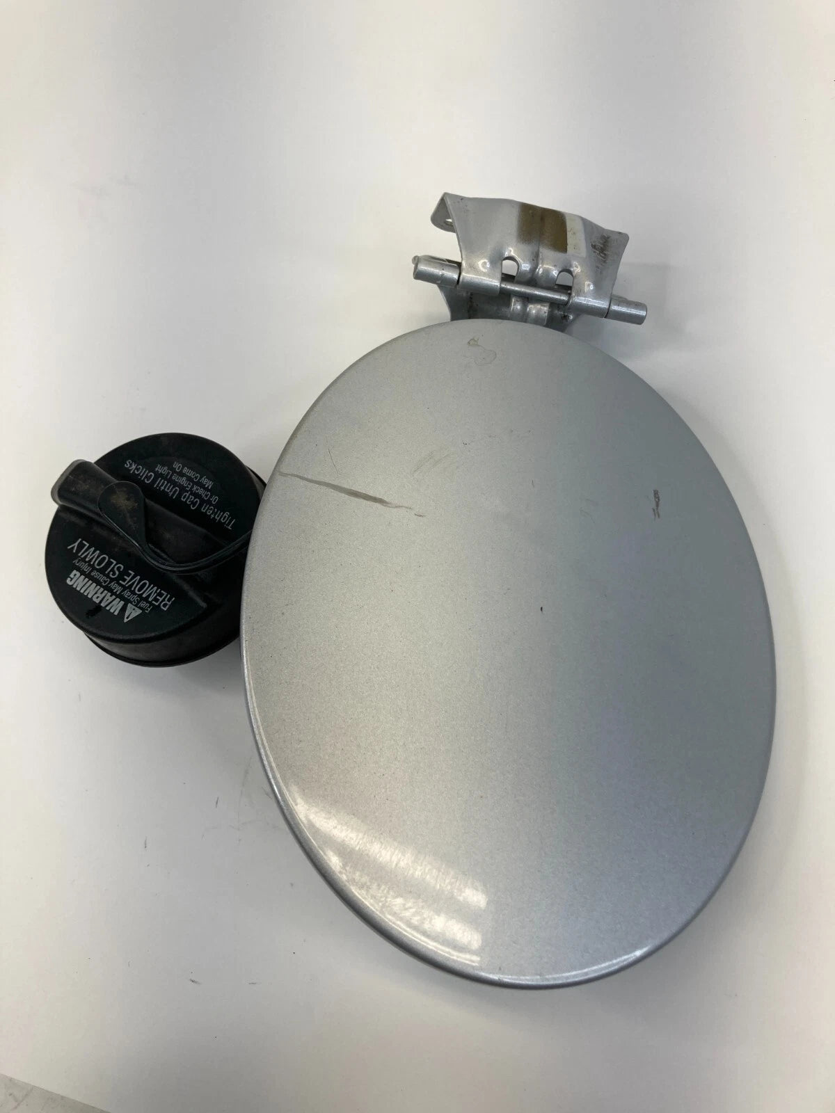 03-08 MAZDA 6 MAZDA6 SEDAN FUEL FILLER GAS TANK DOOR LID COVER W/ TANK CAP OEM