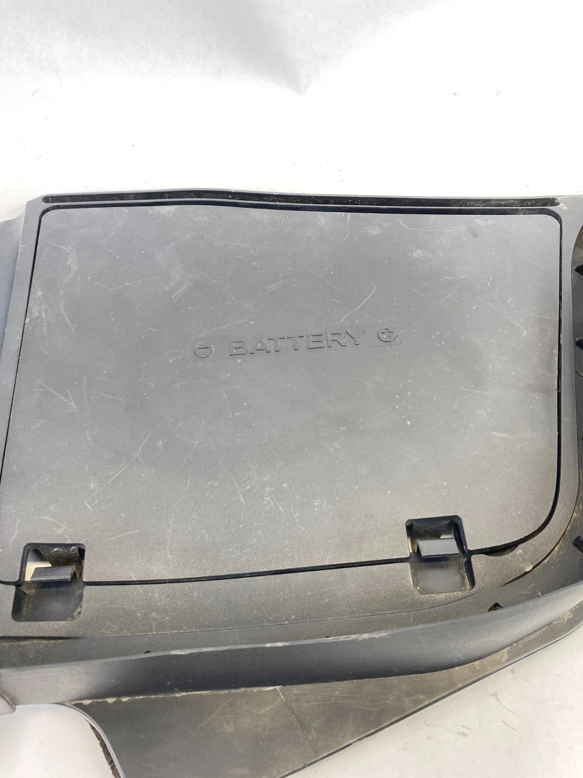 2008-2013 INFINITI G37 BATTERY TRAY COVER ACCESS LID TRIM 65278JK600 OEM