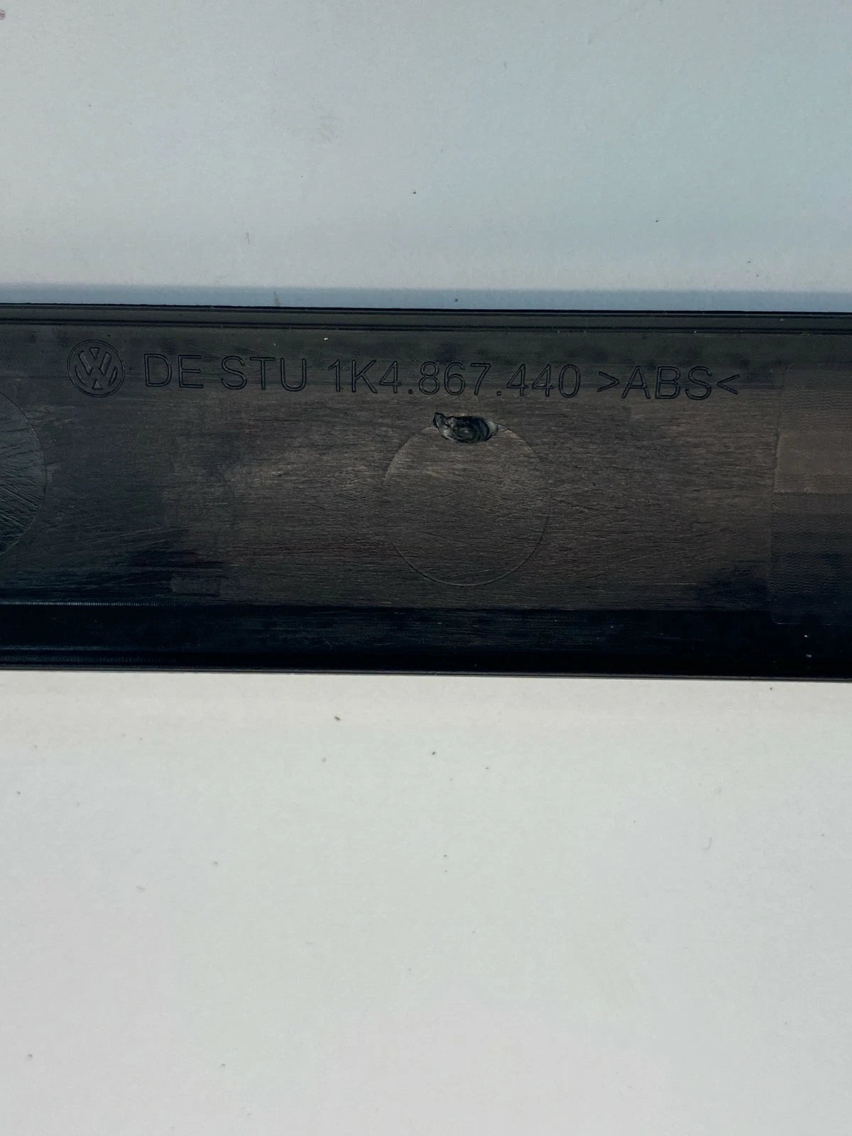 2005-2010 VW VOLKSWAGEN JETTA FRONT RIGHT DOOR PANEL TRIM MOLDING 1K4867440 OEM