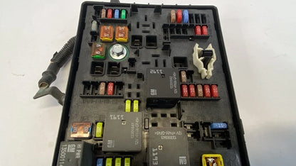 2010 2011 CADILLAC SRX 3.0L ENGINE FUSE BOX FUSEBOX W/O FOG LIGHTS 15896994 OEM