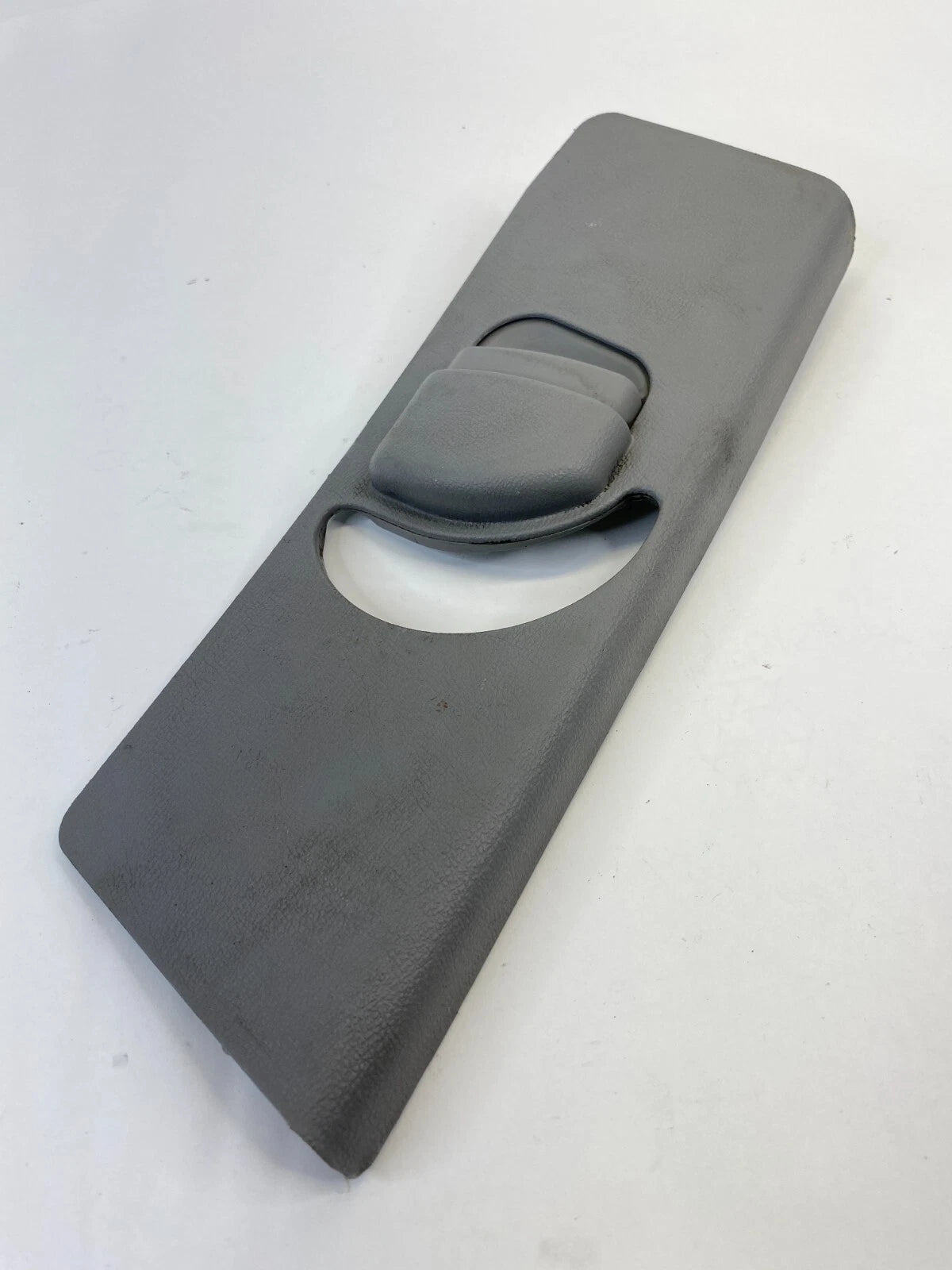 07-10 HYUNDAI ELANTRA FRONT LEFT DRIVER B PILLAR SEAT BELT ADJUSTER COVER TRIM