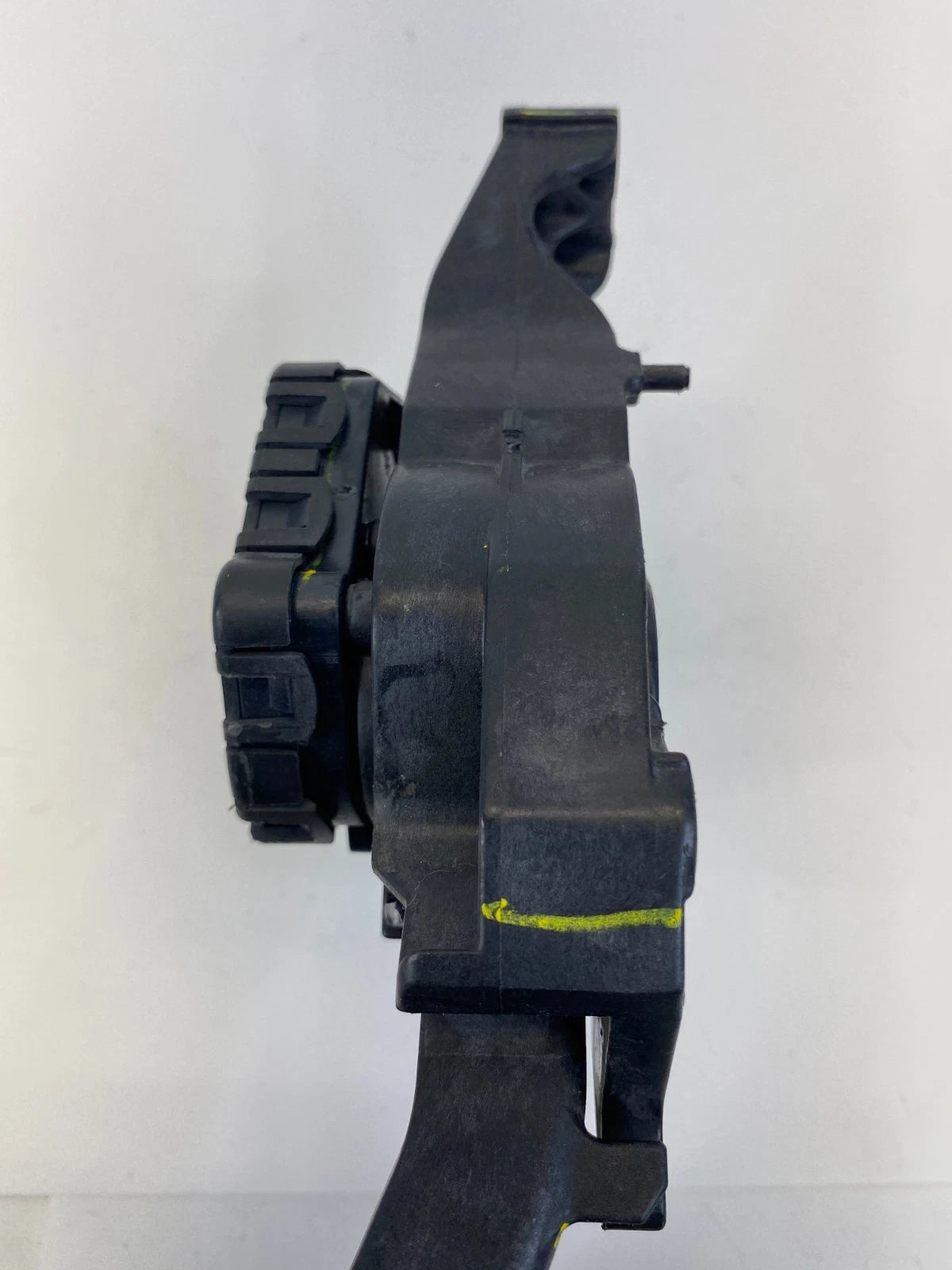 2009-2017 CHEVY TRAVERSE ACADIA ACCELERATOR GAS PEDAL SENSOR ASSY 22802046 OEM