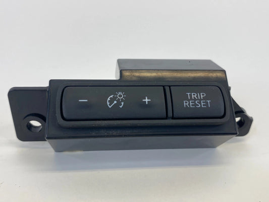 13-18 NISSAN ALTIMA FRONT DASH PANEL TRIP RESET SPEEDOMETER BUTTON SWITCH OEM