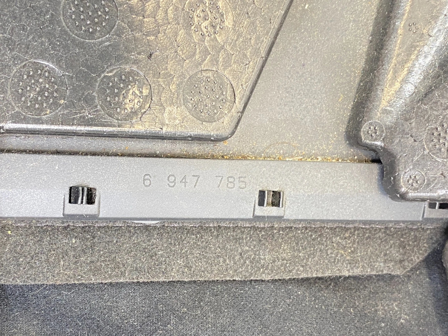 06-10 BMW 550I 04-07 530I 525I STEERING COLUMN UPPER COVER TRIM 6947785 OEM