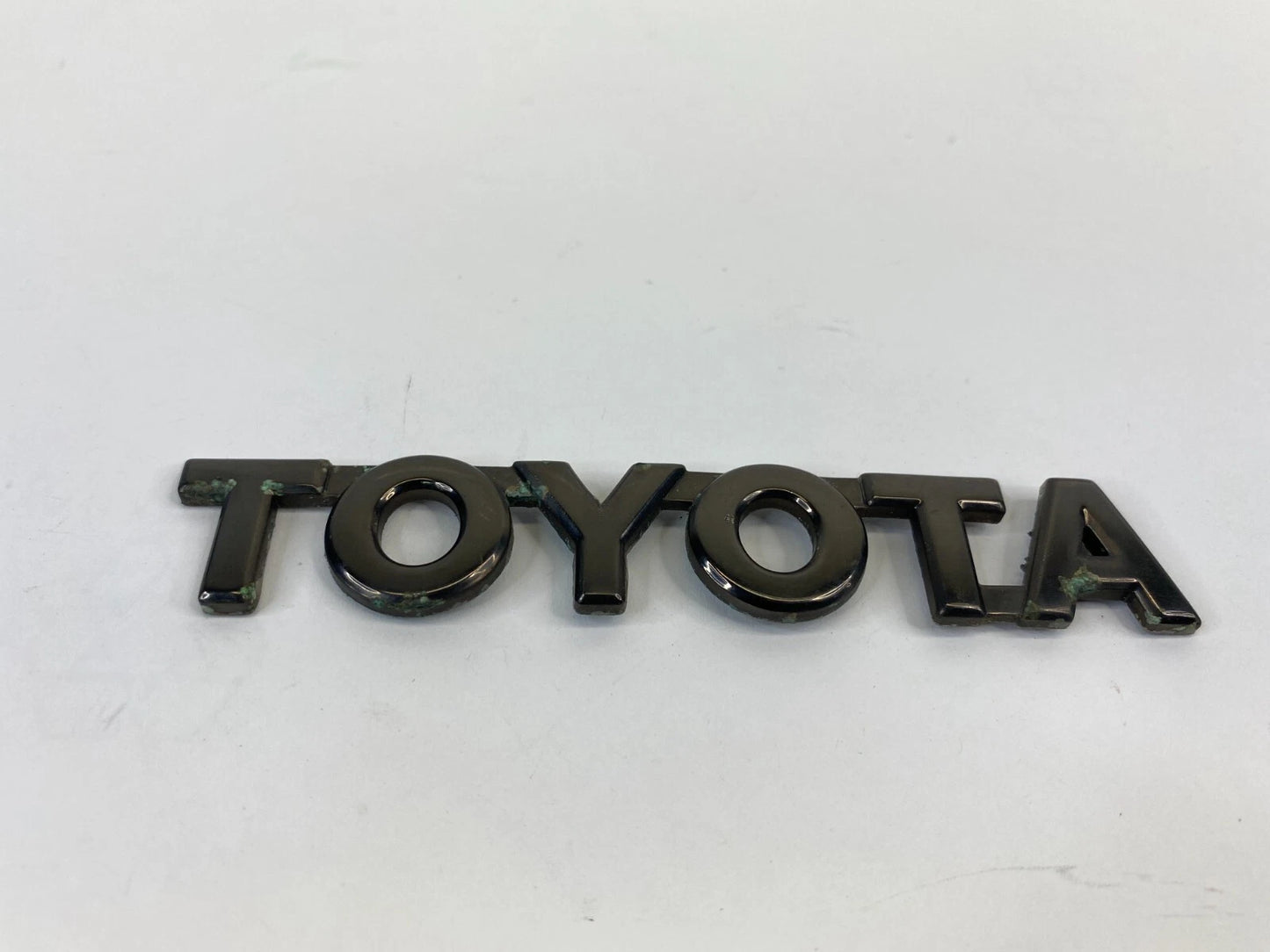 2001-2007 TOYOTA SEQUOIA REAR TRUNK EMBLEM LOGO BADGE SYMBOL NAMEPLATE NAME OEM