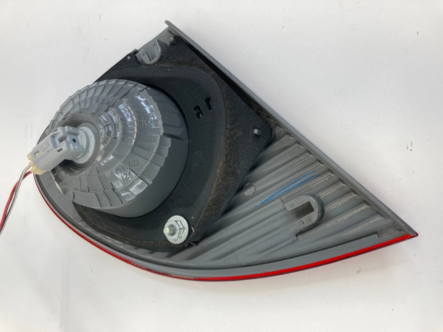 03-08 TOYOTA COROLLA REAR RR PASSENGER SIDE INNER TAIL LIGHT TAILLIGHT LAMP OEM