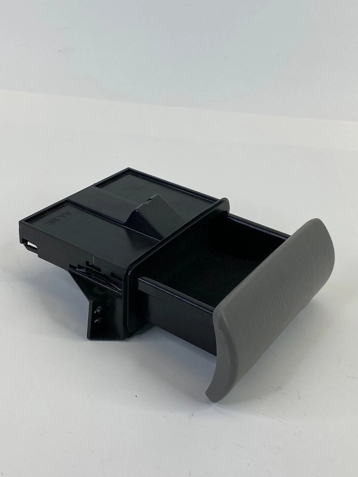 2002-2006 TOYOTA CAMRY CENTER CONSOLE ASHTRAY ASH TRAY COIN STORAGE A55B17-A010