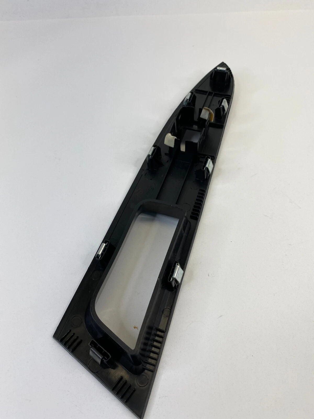 2013-2020 FORD FUSION FRONT RIGHT DOOR WINDOW SWITCH BEZEL DS73-14A563-B OEM