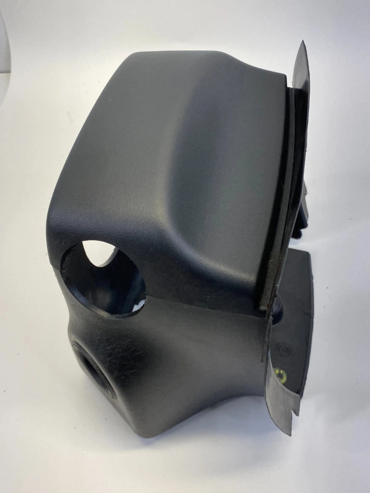2006-2011 CHEVROLET HHR STEERING COLUMN SHROUD COVER TRIM UPPER & LOWER 22711335