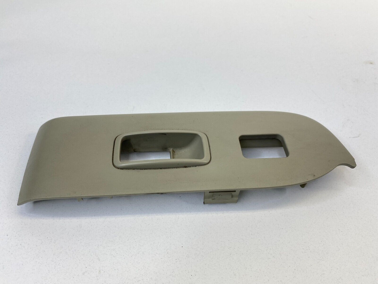 2003 2004 Infiniti G35 Front Right Side Door Window Switch Bezel Trim 80960AM600