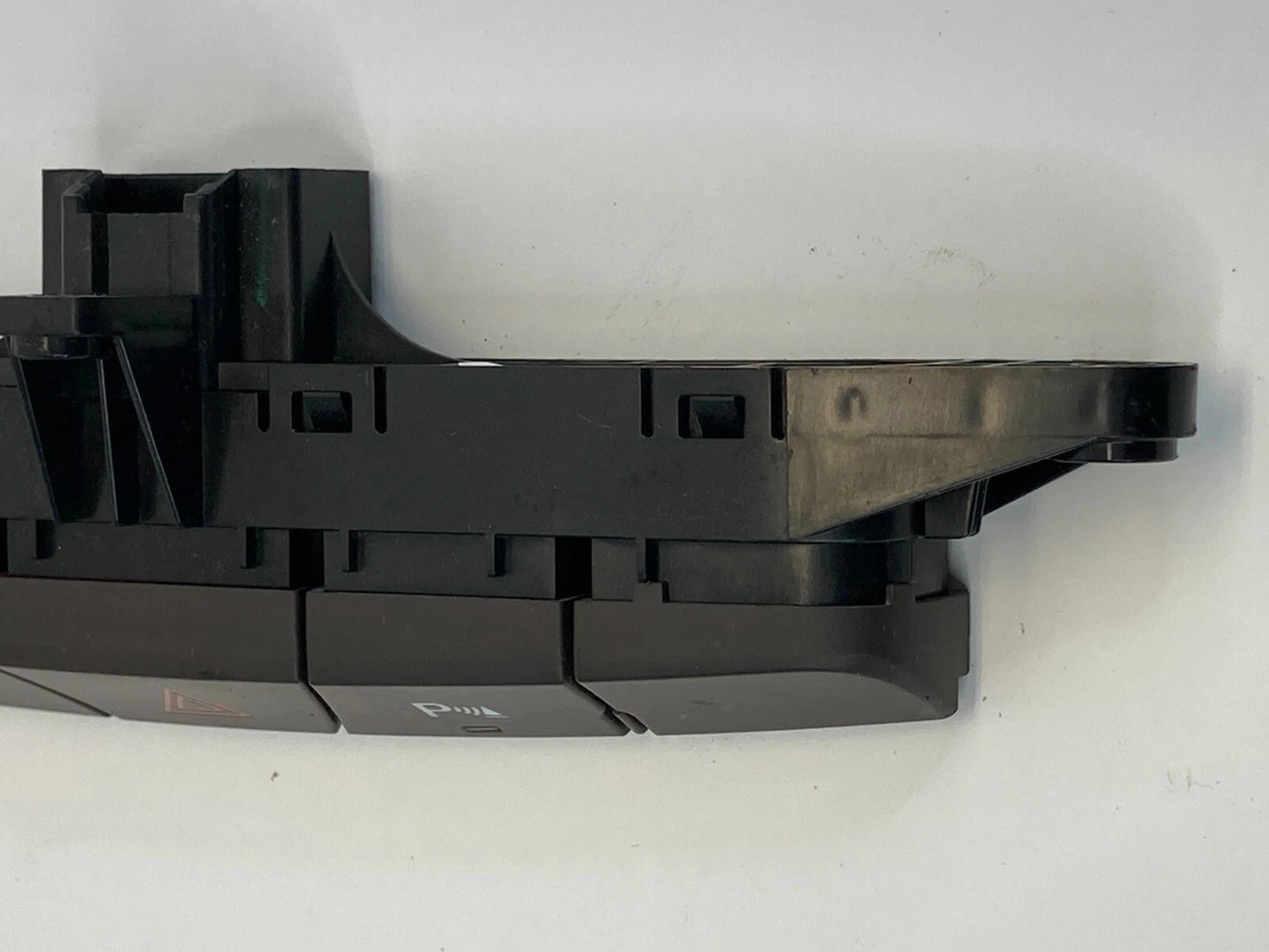 2015-2017 BUICK REGAL TRACTION PARK ASSIST & HAZARD CONTROL SWITCH 23177693 OEM