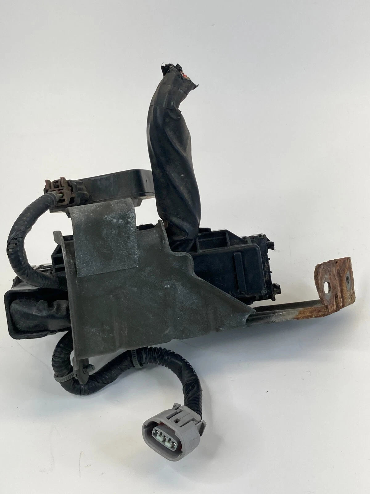2006-2010 INFINITI M35 3.5L V6 A/T ENGINE COMPARTMENT FUSE RELAY BOX OEM