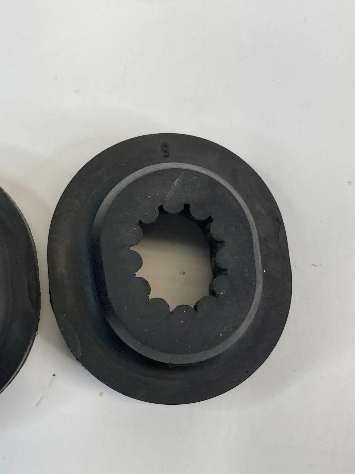 2009-2015 JAGUAR XF RADIATOR HOLDER RUBBER MOUNT BUSHING INSULATOR PAIR SET