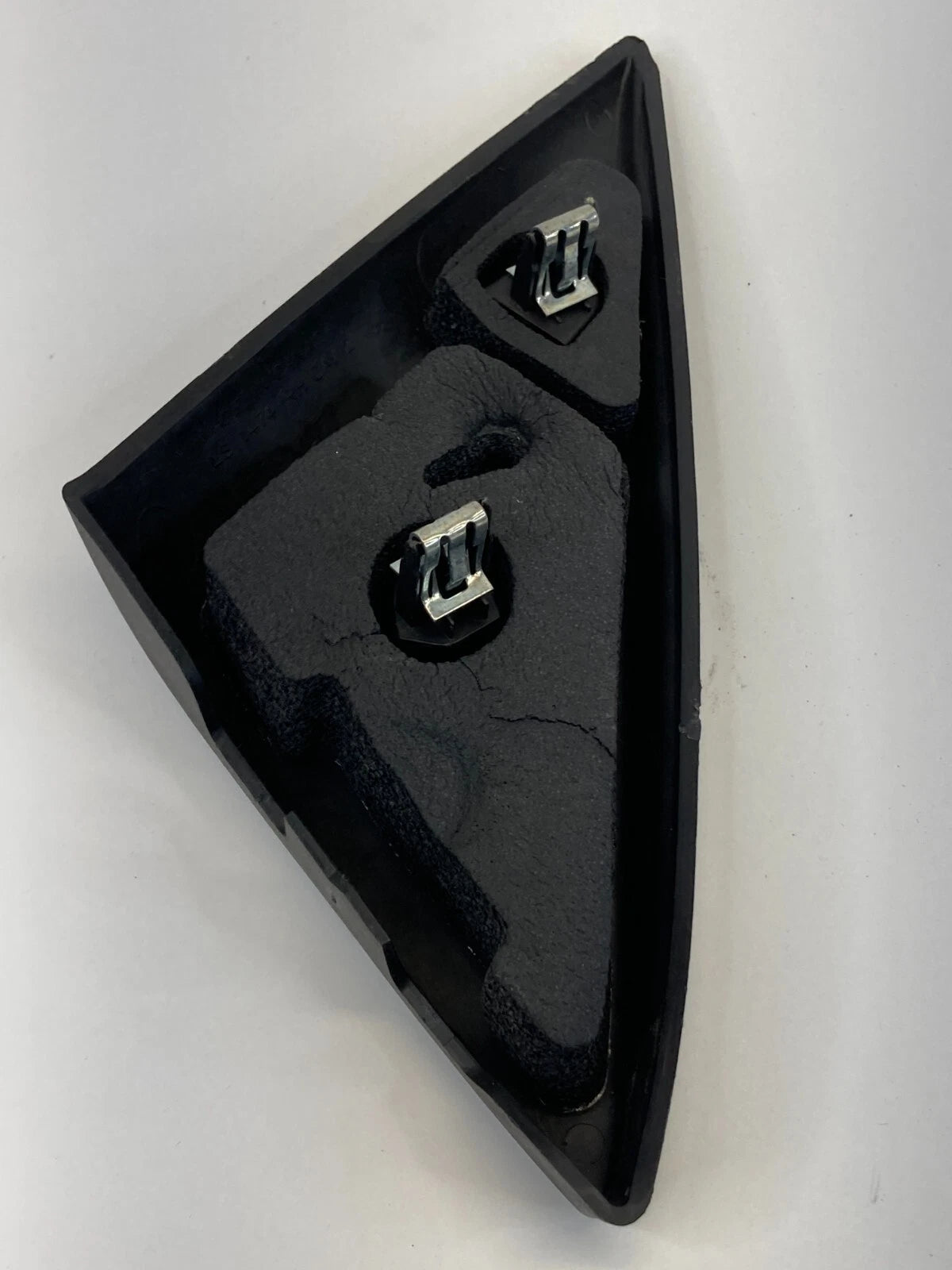 2006-2013 CHEVROLET IMPALA UPPER FRONT RIGHT PASSENGER INNER DOOR CORNER COVER