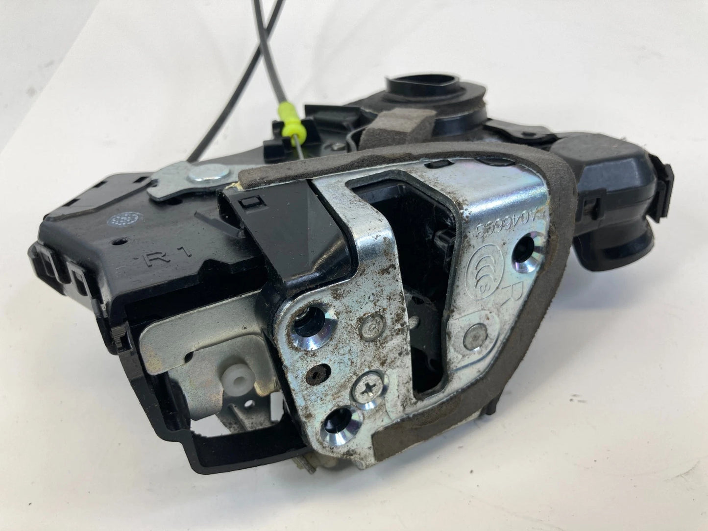 2004-2008 TOYOTA COROLLA FRONT RIGHT DOOR LOCK LATCH ACTUATOR W/O POWER LOCK OEM