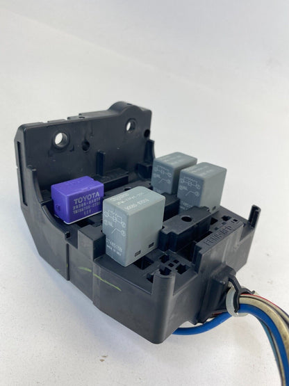 2009-2013 Toyota Matrix 2.4L A/T Fuse Relay Fuse Box Unit OEM