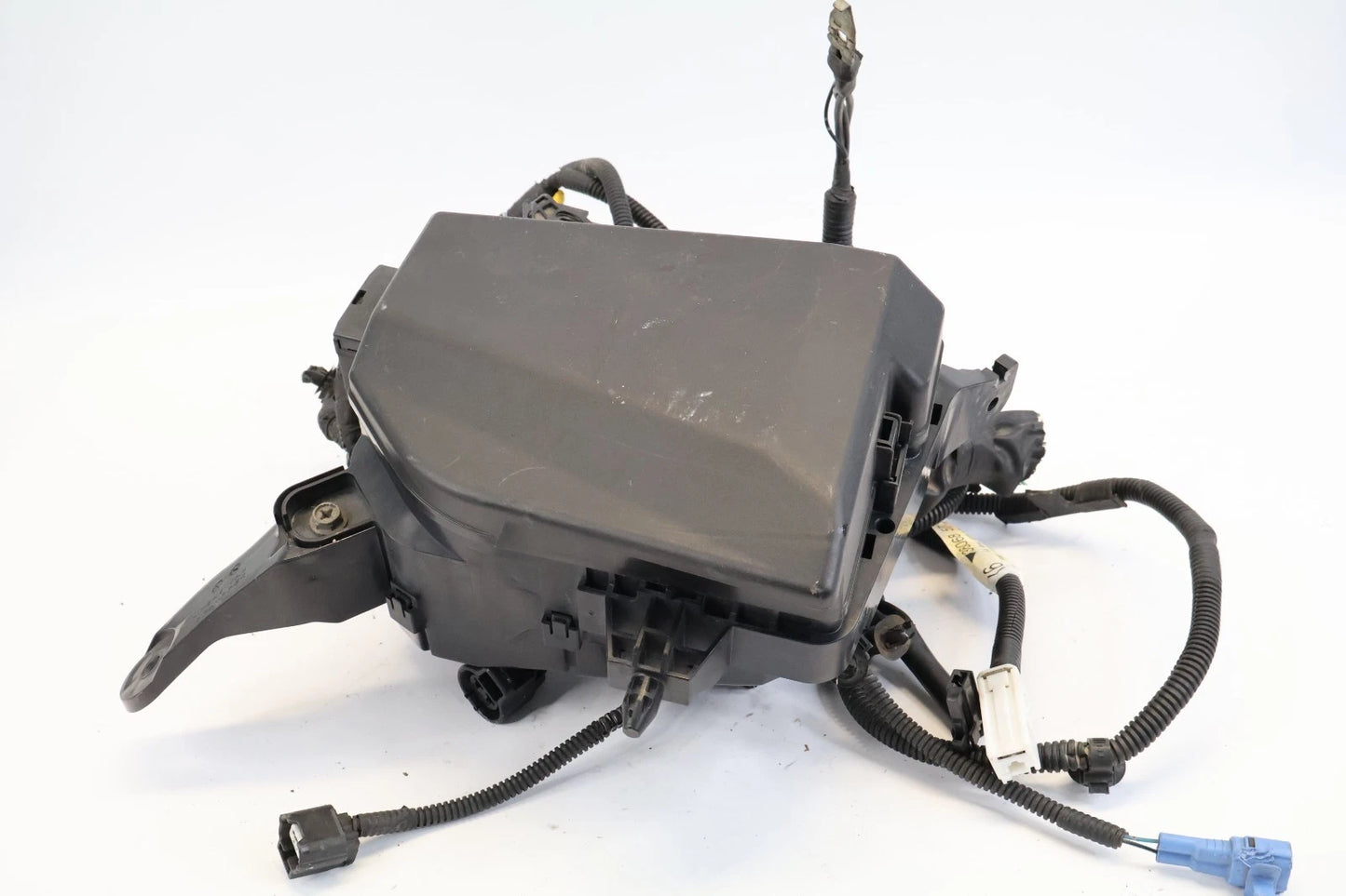 2010-2013 SUZUKI KIZASHI 2.4L ENGINE FUSE BOX JUNCTION BLOCK UNIT 36068-57L60