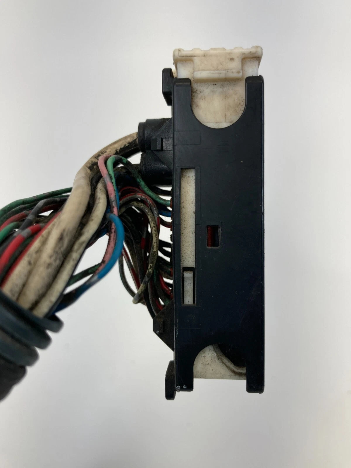 2004-2006 TOYOTA CAMRY 3.0L V6 ANTI LOCK BRAKE ABS PUMP MODULE CONNECTOR PLUG