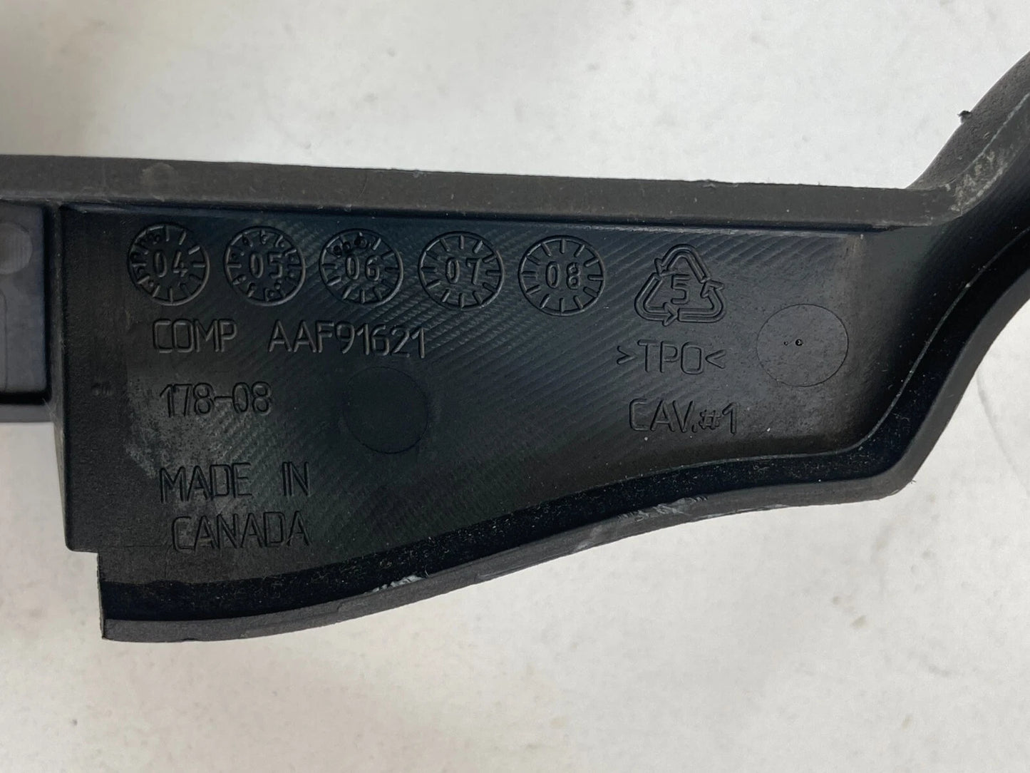 06 Pontiac Torrent 05 06 Equinox Speedometer Dash Cluster Bezel Trim 15283693EB