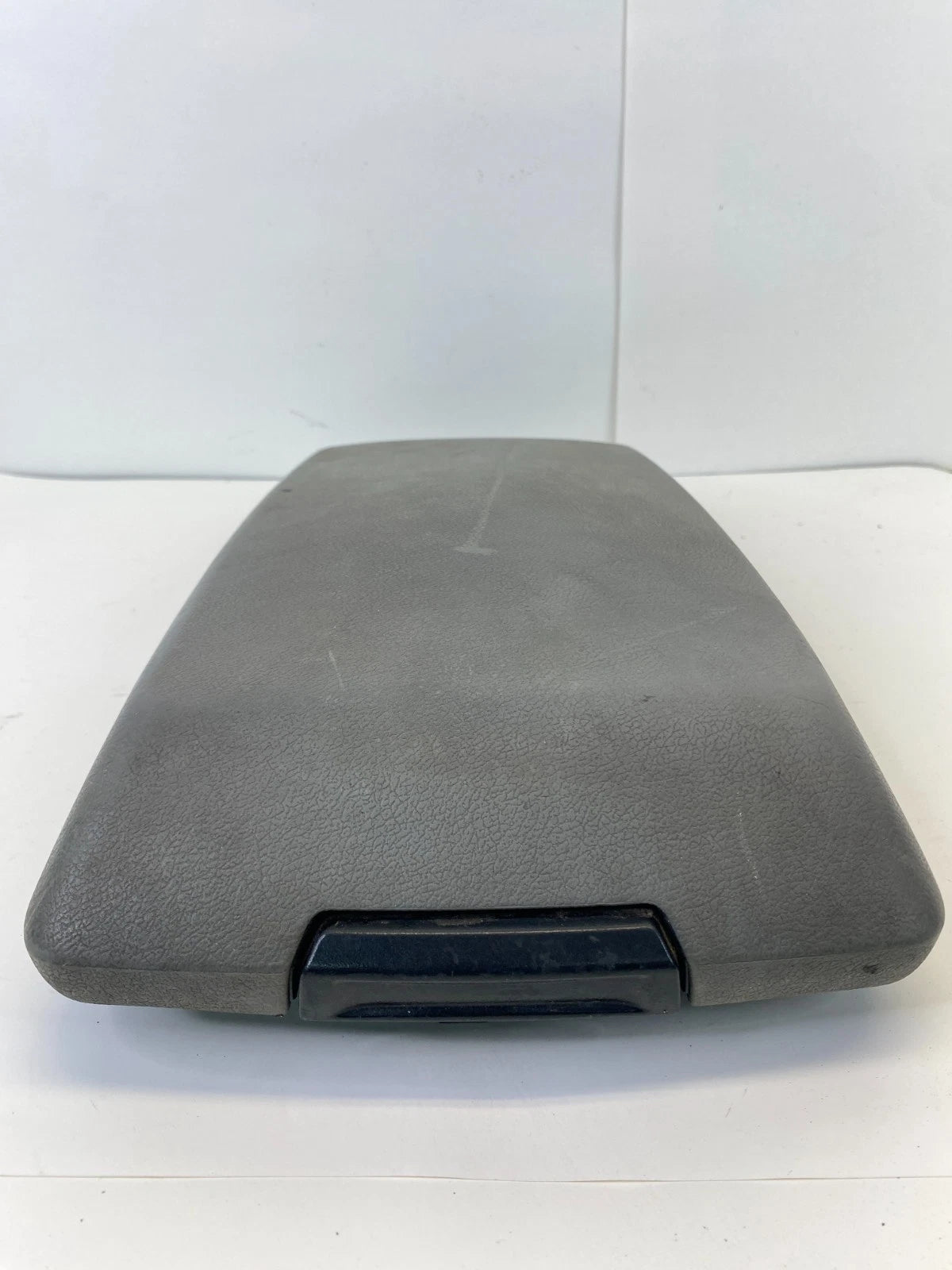 2005-2007 CHRYSLER 300 DODGE CHARGER CENTER CONSOLE ARMREST LID COVER TOP OEM